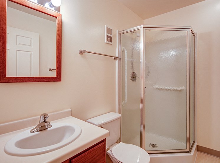 Guest Bedroom Bathroom at Lake Oaks Apartments